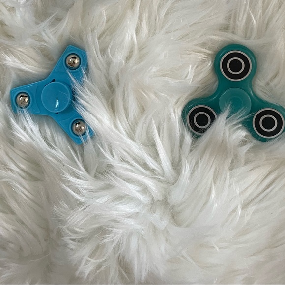 2 Hand Spinner Fidget Stress Reliever - Picture 4 of 6